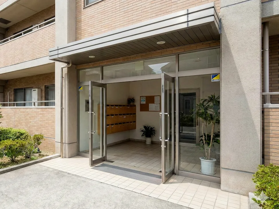 エントランスのメンテナンス施工例