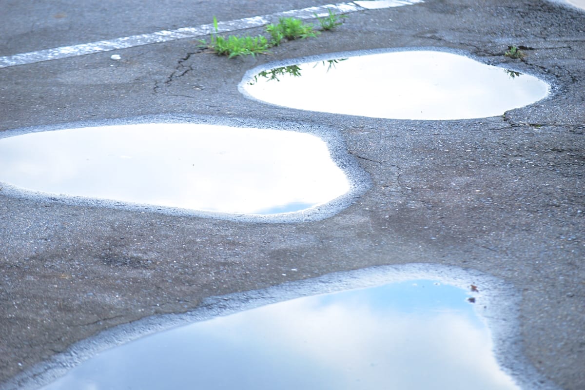 駐車場の水たまり